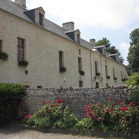 Hotel Le Manoir De Mathan Crepon A La Campagne 5 Mn D'Arromanches Et 10 Mn De Bayeux Exterior foto