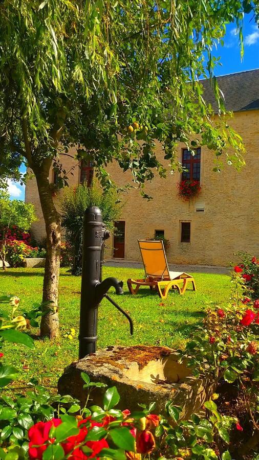 Hotel Le Manoir De Mathan Crepon A La Campagne 5 Mn D'Arromanches Et 10 Mn De Bayeux Exterior foto